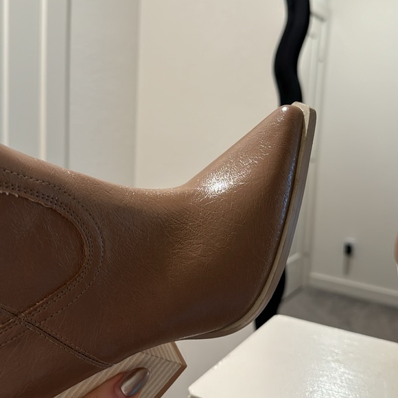 Toffee colored boots! Size 7 - Picture 2 of 4